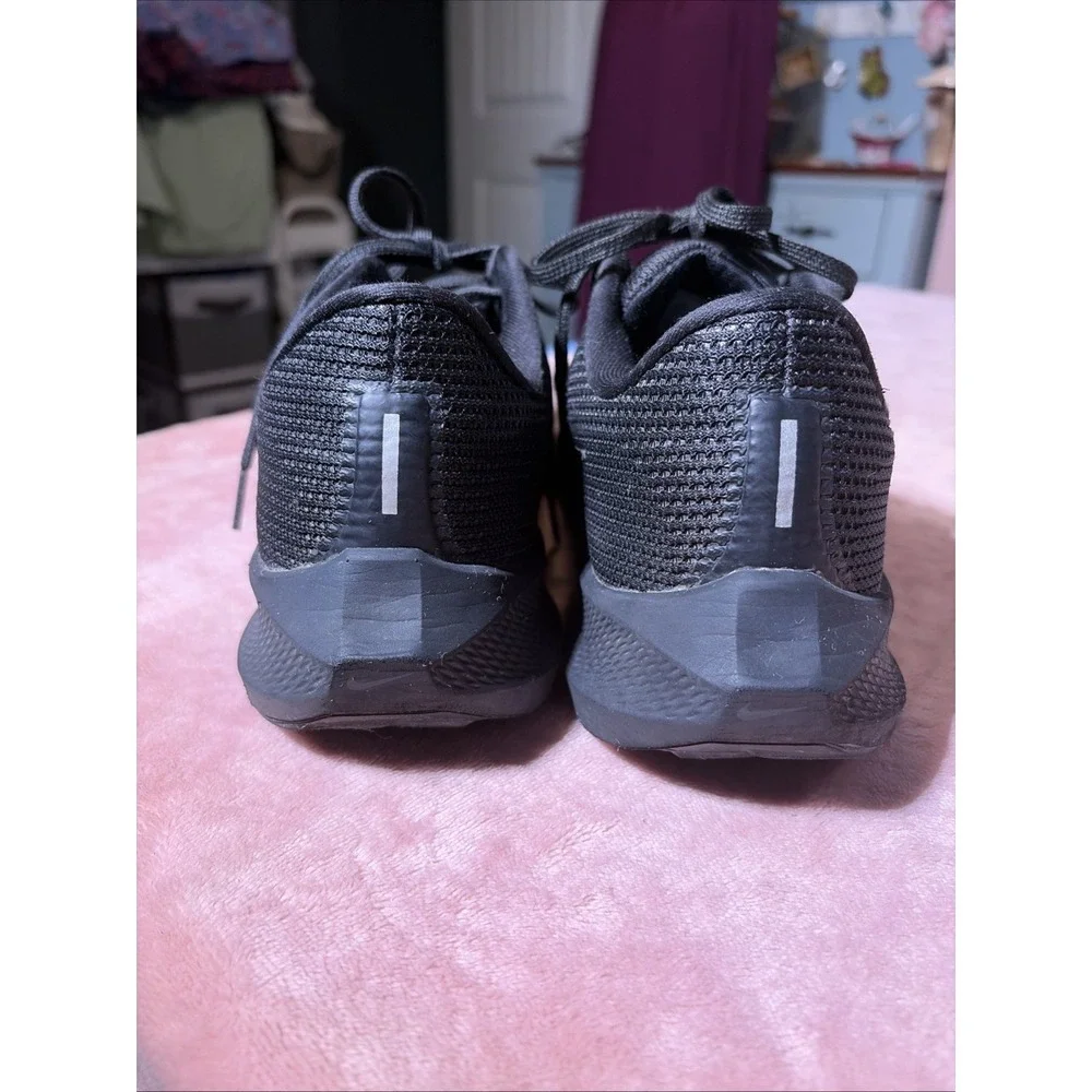 Nike Air Zoom Pegasus 40 Triple Black Gym Running Shoes DV3853 002 Men's Sz 9.5